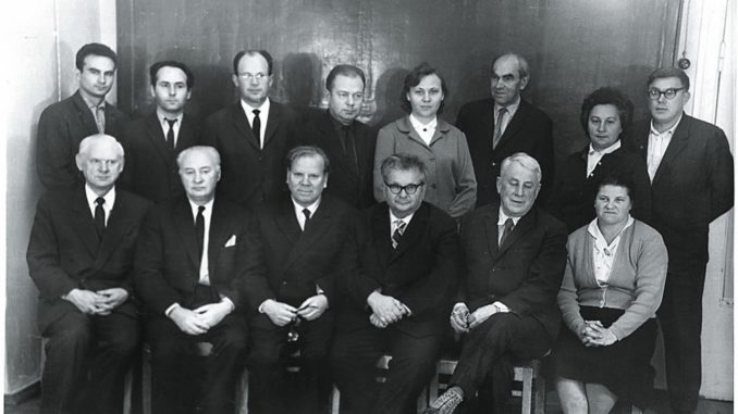1965 г. Кафедра «Электрические станции» МЭИ. В первом ряду, третий слева – заведующий кафедрой И.А. Сыромятников