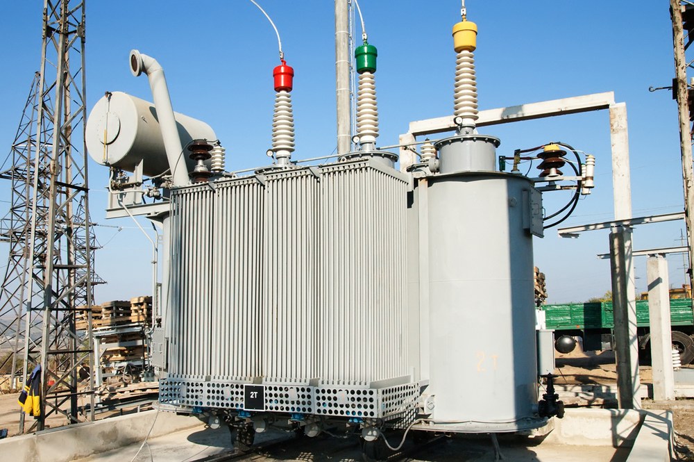 В современной электроэнергетике широко используются силовые маслонаполненные трансформаторы