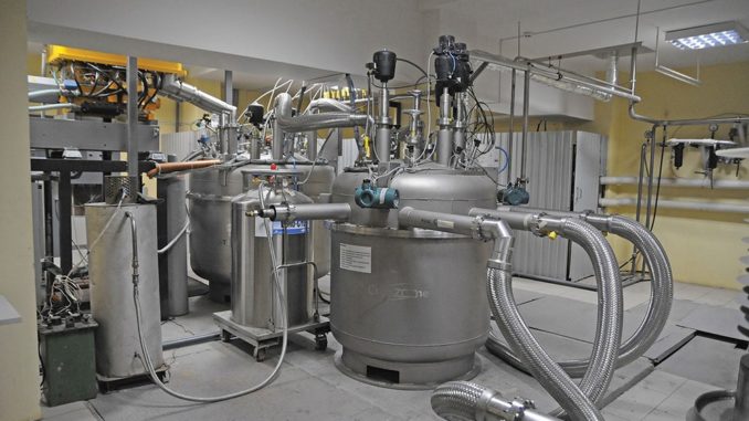 Криогенная установка LPC-8/2 FF производства компании «Stirling Cryogenics»