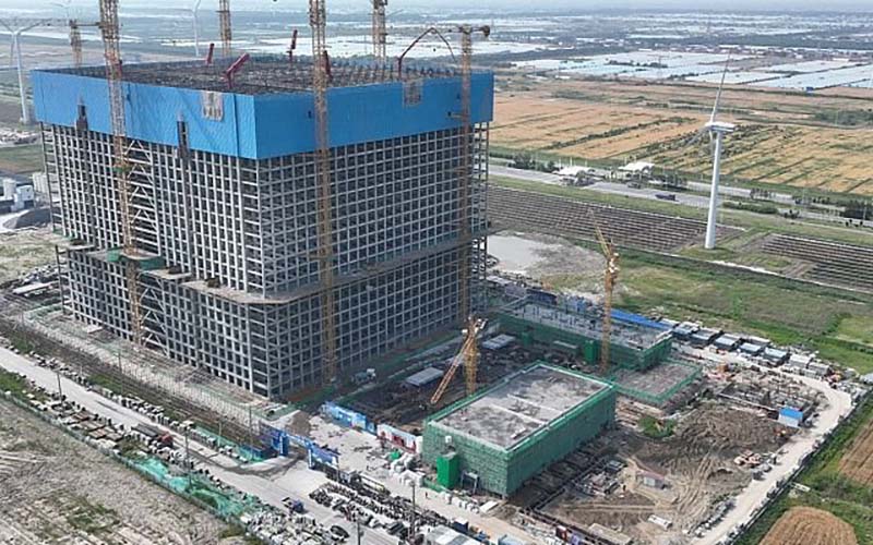 Система EVx, построенная в провинции Цзяньсу на востоке Китая, вступила в 1ю фазу ввода в эксплуатацию Подробнее на сайте Neftegaz.RU: https://neftegaz.ru/news/Alternative-energy/789129-v-kitae-nachalsya-etap-vvoda-v-ekspluatatsiyu-pervoy-v-mire-krupnomasshtabnoy-gravitatsionnoy-sistem/