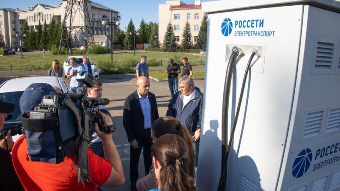 В Абакане в тестовом режиме заработала первая зарядка для электромобилей от «Россети Сибирь»