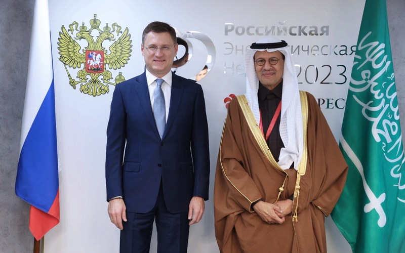Заместитель Председателя Правительства России Александр Новак и Его Королевское Высочество, Министр энергетики Королевства Саудовская Аравия Абдель Азиз бен Сальман в рамках первого дня Российской энергетической недели