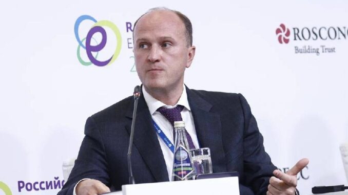 Заместитель Генерального директора – Главный инженер ПАО «Россети» Евгений Ляпунов на сессии