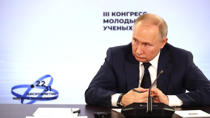 На встрече с молодыми учёными.