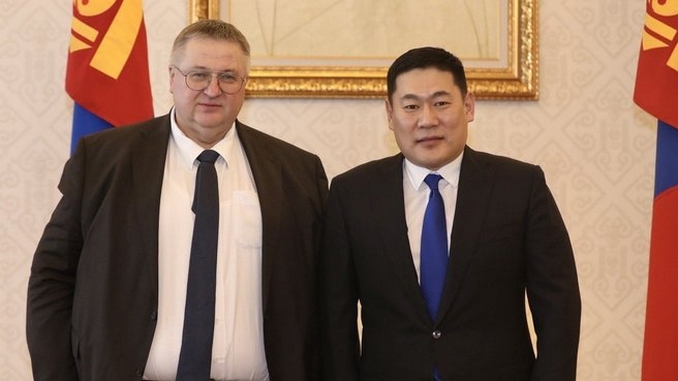 Алексей Оверчук с Премьер-министром Монголии Лувсаннамсрайн Оюун-Эрдэнэ