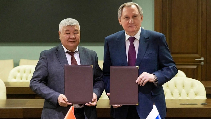 Николай Шульгинов и Министр энергетики Киргизской Республики Таалайбек Ибраев подписали Меморандум